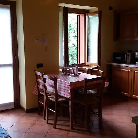 Casa Vacanze Da Edo מלון דירות
