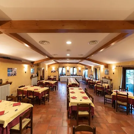 Casa Vacanze Da Edo מלון דירות Civate