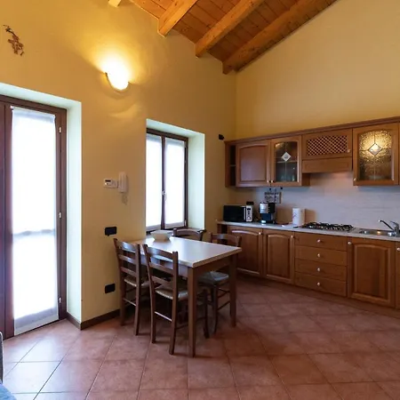 מלון דירות Casa Vacanze Da Edo Civate